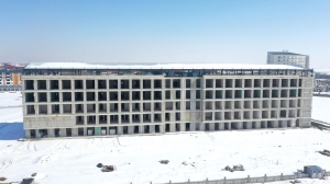 Sismik izolatörlerin kullanıldığı 270 yataklı hastanede sona doğru