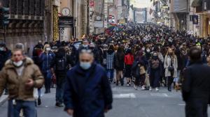 İtalya'da aşısızlar otobüslere alınmayacak, kafe ve restoranlara giremeyecek