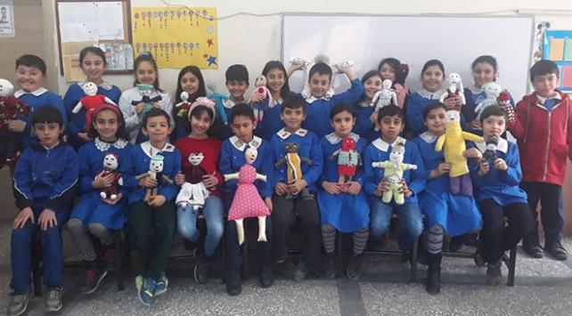 İlkokul öğrencilerinden lösemili çocuklara