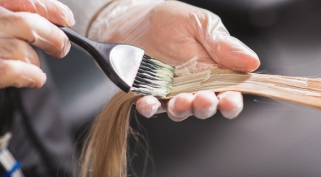 Düzenli saç boyamak kanser riskini artırıyor