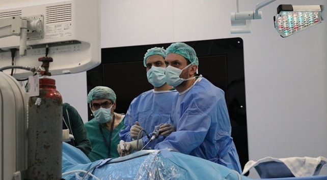 Akdeniz Üniversitesinde bugün yapılan ameliyatlar canlı yayınlanıyor