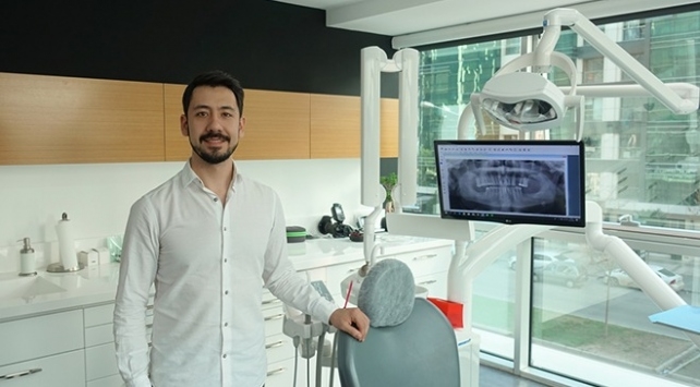 Türk bilim insanı lazerle kemik geliştiren araştırmasıyla ödül aldı