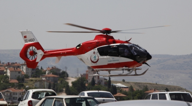 Ambulans helikopter kalp krizi geçiren hasta için havalandı