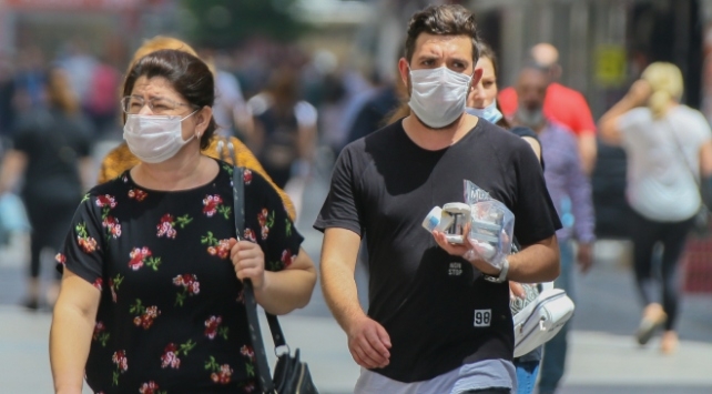 Yanlış maske kullanımı cilt hastalıklarına yol açabilir
