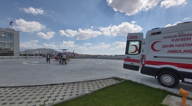 Kayseri'de ambulans helikopter 2 hasta için havalandı