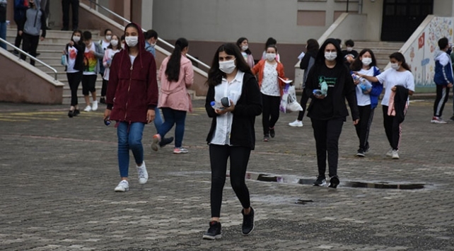 Öğrencilere yaşlarına uygun şekilde pandemi bilinci aşılanmalı