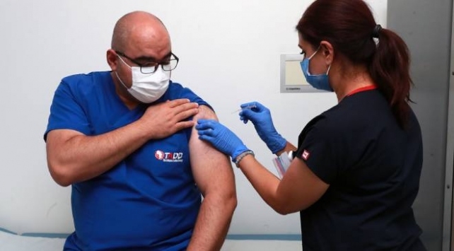 Aşı denemelerine Ankara Şehir Hastanesinde başlandı