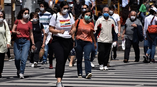 Maske takanlar koronavirüse karşı bağışıklık kazanabiliyor