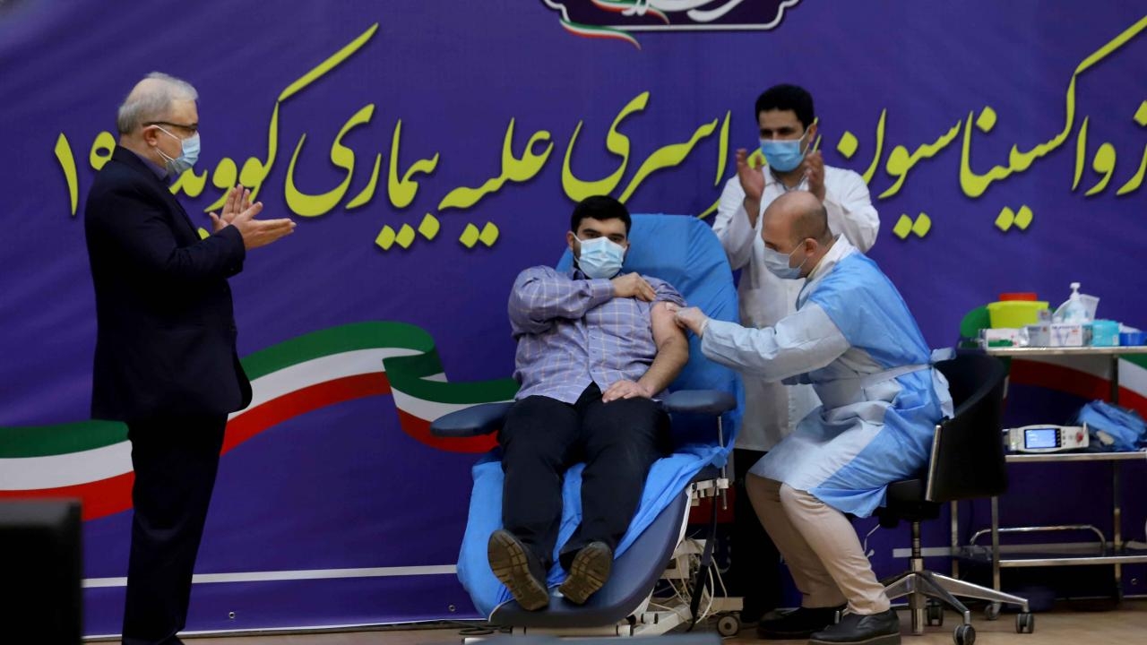 İran'da son 24 saatte 111 kişi COVID-19'dan hayatını kaybetti