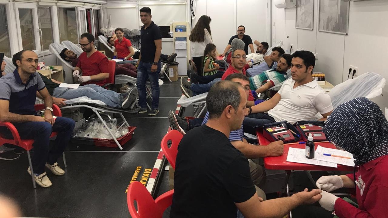 Nisan ayında Kızılay’a rekor kan bağışı