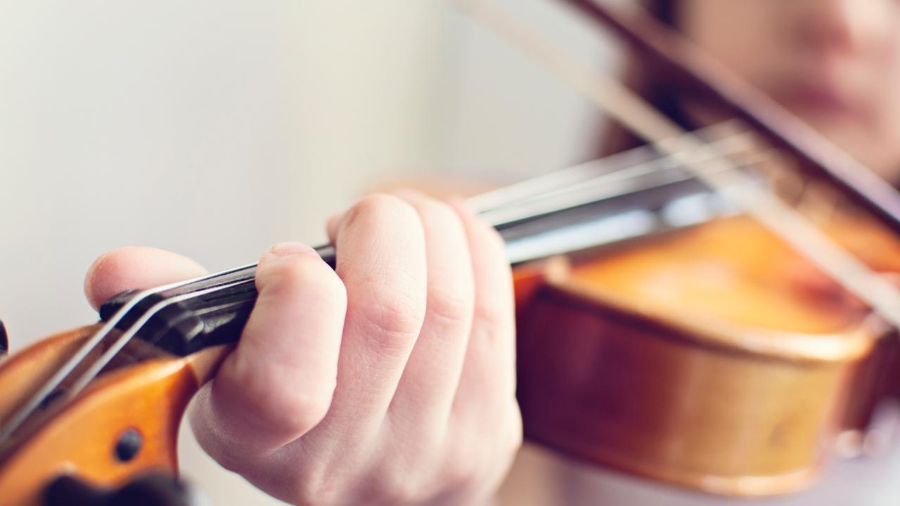 Müzikle uğraşmak ilerleyen yaşlarda beyin sağlığının korunmasına yardımcı oluyor