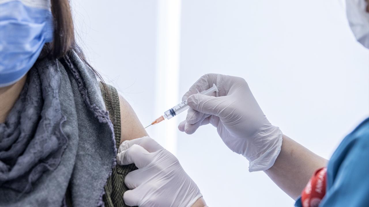 50 yaş üstüne aşı uygulaması yarın başlıyor
