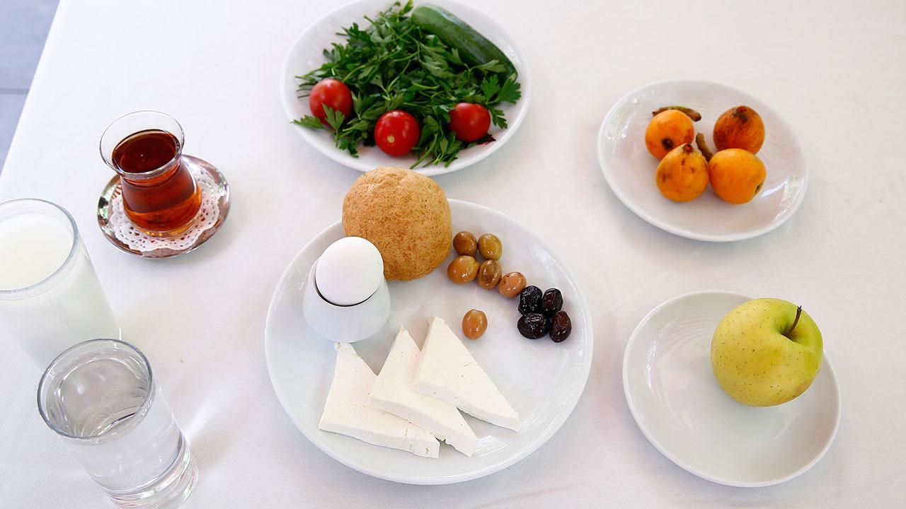 Bakanlıktan ramazan önerileri: Sahur atlamayın, en az 2 litre su için