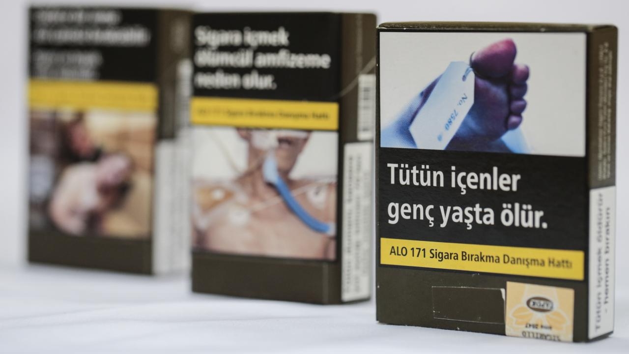Sigara paketlerinin sağlık uyarısı alanı artırıldı