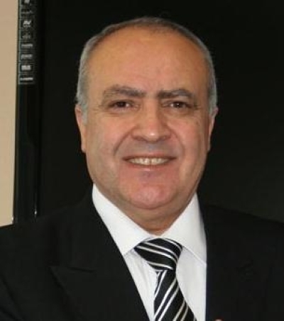 Uzm.Dr. Nihat Özkan Dermatoloji Uzmanı