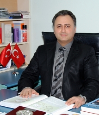 Prof.Dr. Selim Doğanay Göz Hastalıkları Uzmanı